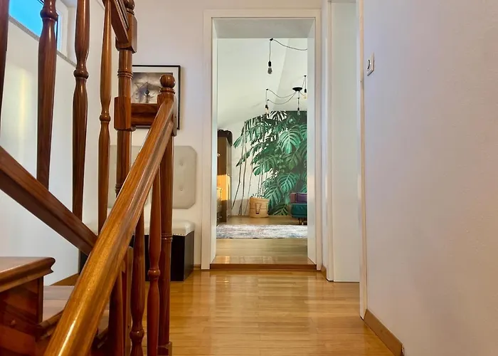Peaceful & Spacious Villa With A Beautiful Garden